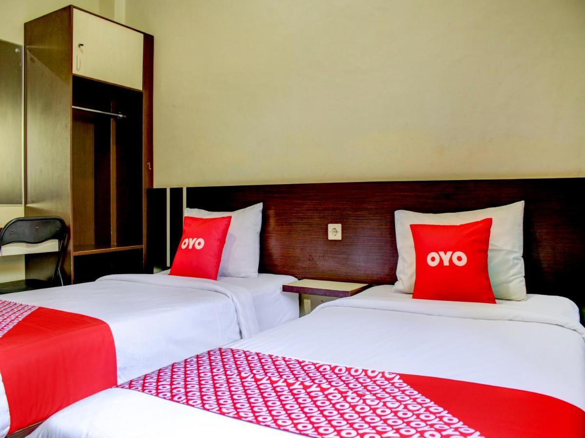 Oyo 90162 Remboelan Guest House Sungai Lutus Exteriör bild